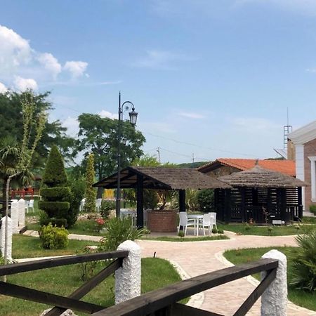 Agroturizem Eldi Hotel Fier Exterior photo